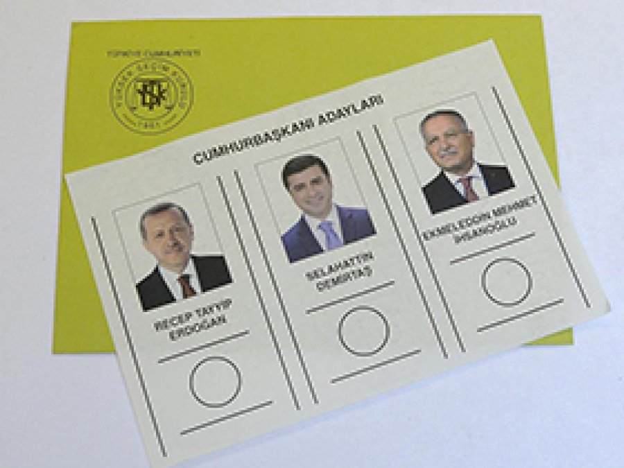 Cumhurbaşkanı Seçimi İçin İlk Oy Kullanıldı 