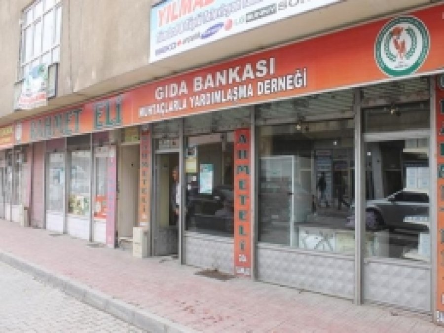 Van Rahmet Elinden Bin 545 Aileye Yardım
