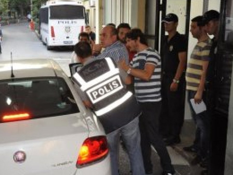 Emniyet'te Eş Zamanlı 'Paralel' Operasyonu