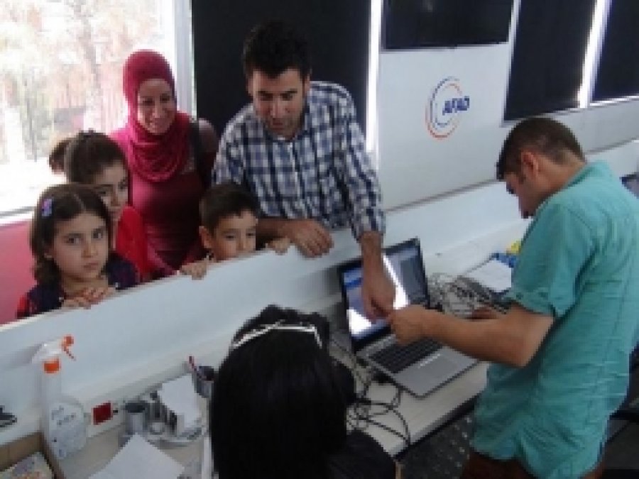Suriyeliler Yeni Kimliklerine Kavuştu