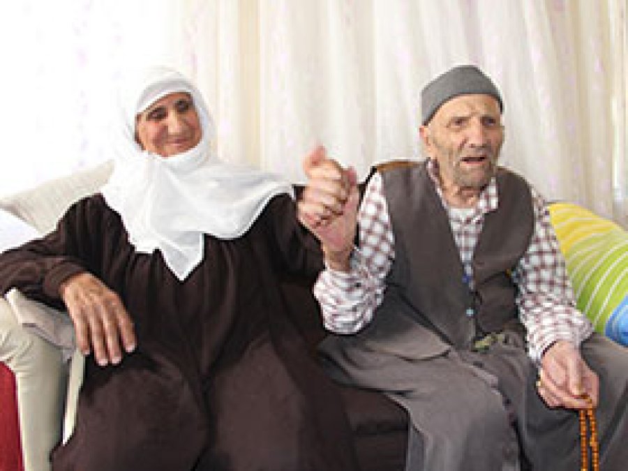 'Akşam Evleniyor Sabah Boşanıyorlar'