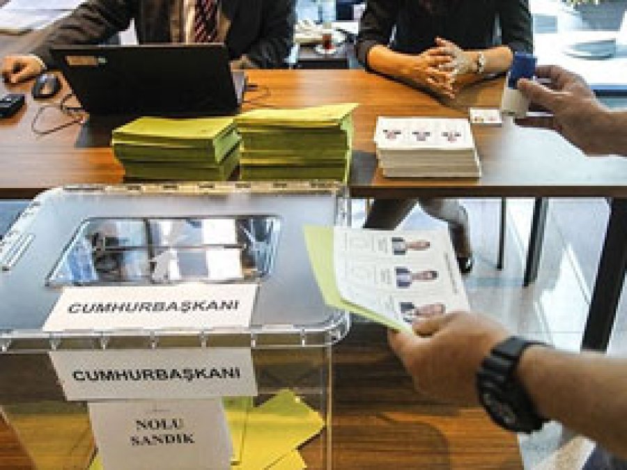 232 Bin 586 Kişi Yurt Dışında Oy Kullandı