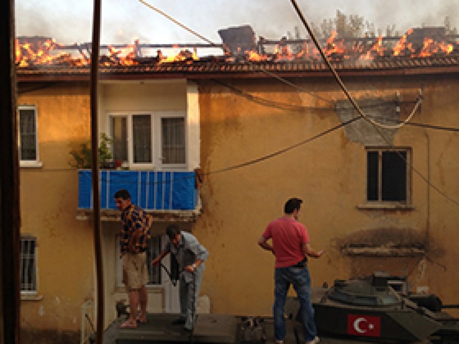 Hazro'da Çıkan Yangında İtfaiye Yetersiz Kaldı