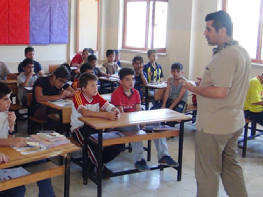 Çocuklar Hem Öğreniyor Hem Eğleniyor 