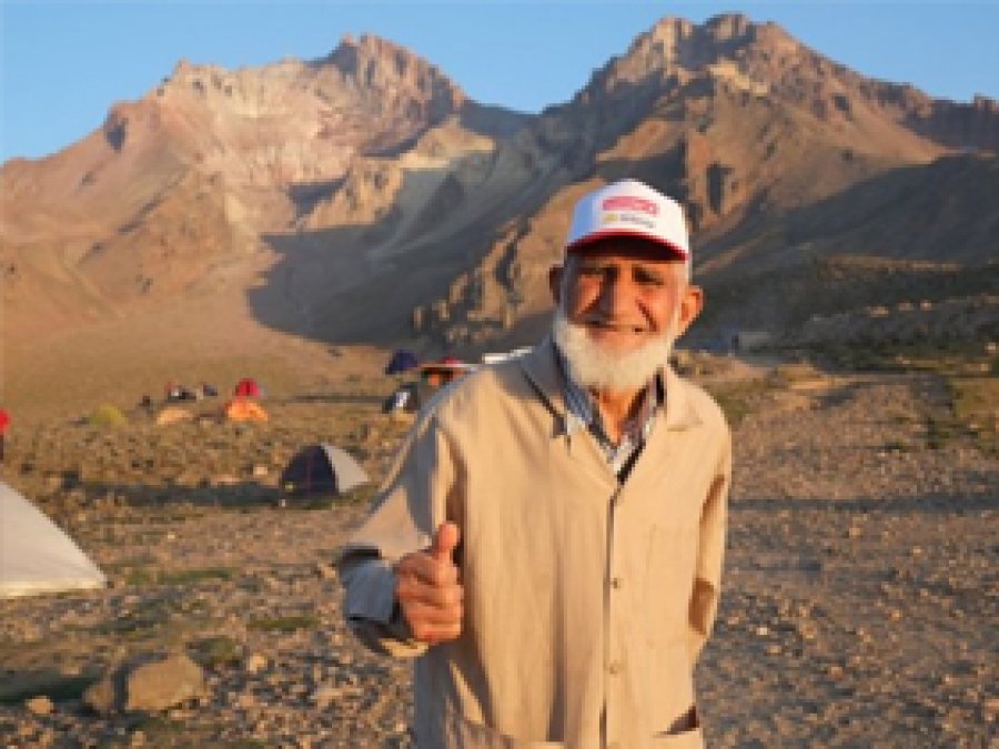 78 Yaşında Erciyes'e Tırmandı