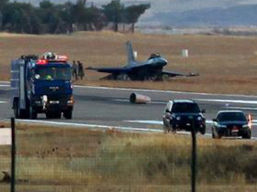 Diyarbakır'da F-16 Savaş Uçağı Düştü 