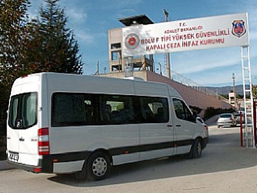 Bolu Cezaevinde Mahkumlar Birbirine Girdi:13 Yaralı