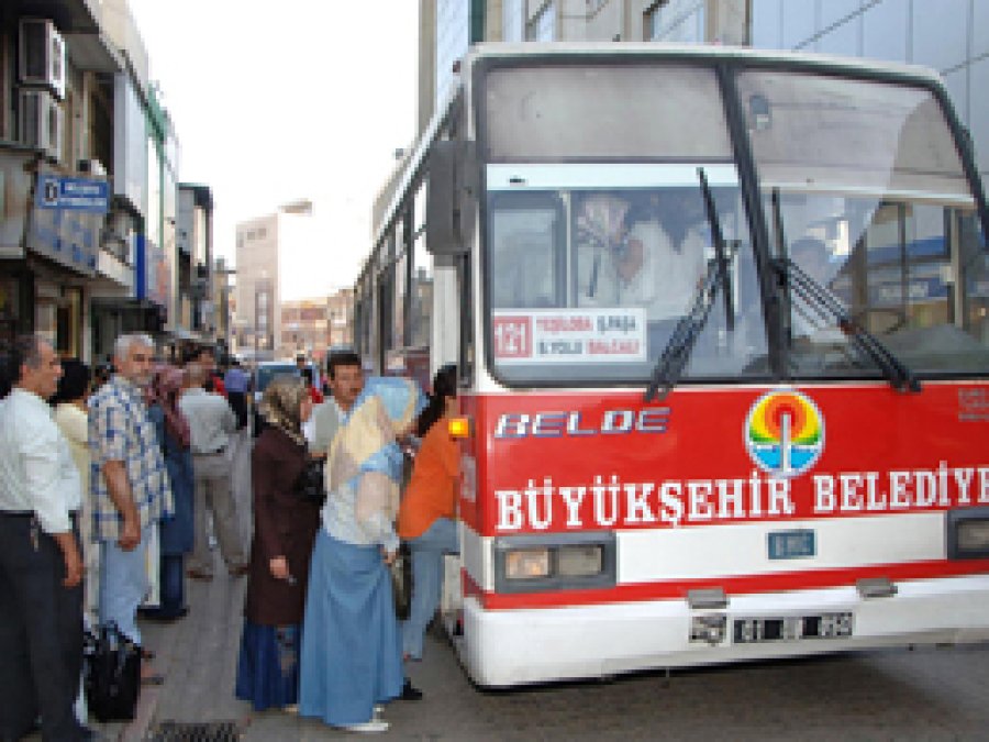 Adana'daki Toplu Taşıma Zammına Tepki