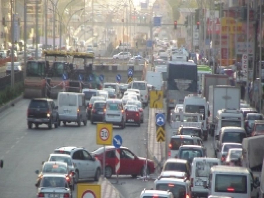 Yol Çalışması Diyarbakır Trafiğini Altüst Etti 