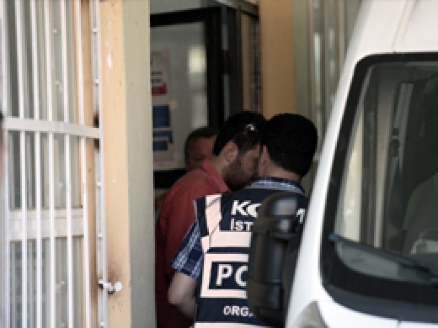 Ankara'da 13 Polis Gözaltına Alındı