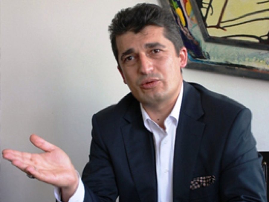 DES: Başörtüsü Kararı Özgürlükçü Bir Adım