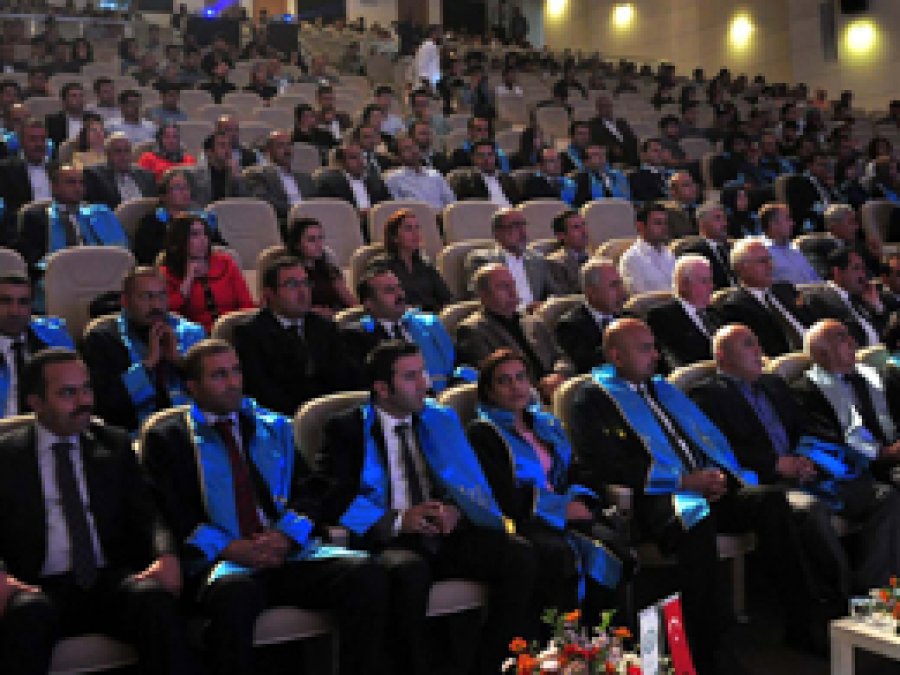 BEÜ'de Akademik Yıl Törenle Başladı 