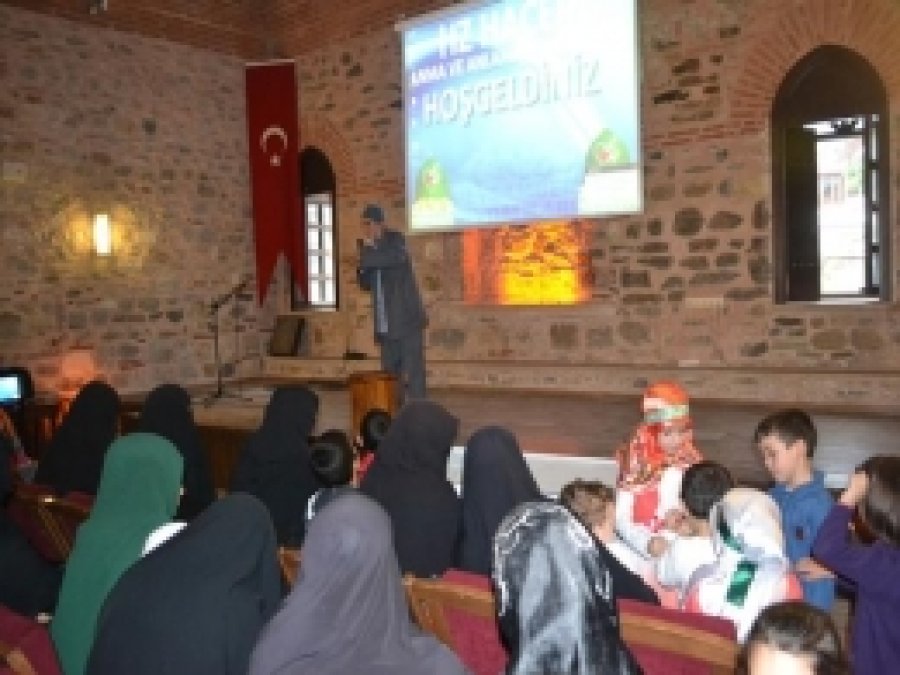 Bursa'da Hz. Hacer Yâd Edildi