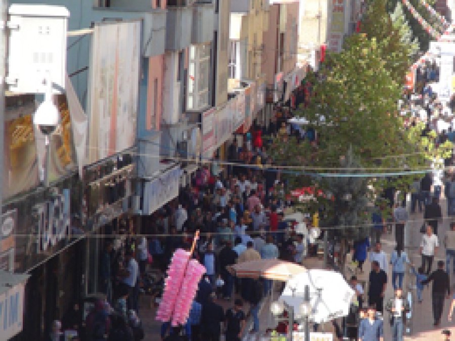 Çarşıda Bayram Alışverişi Başladı