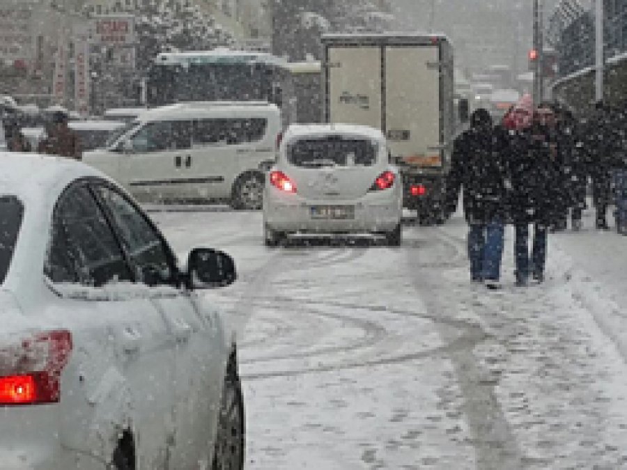 Bursa donuyor!