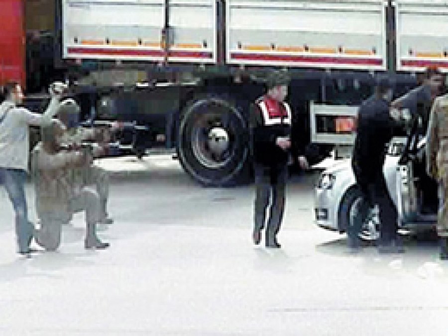 MİT TIR’larını durduran savcılar açığa alındı