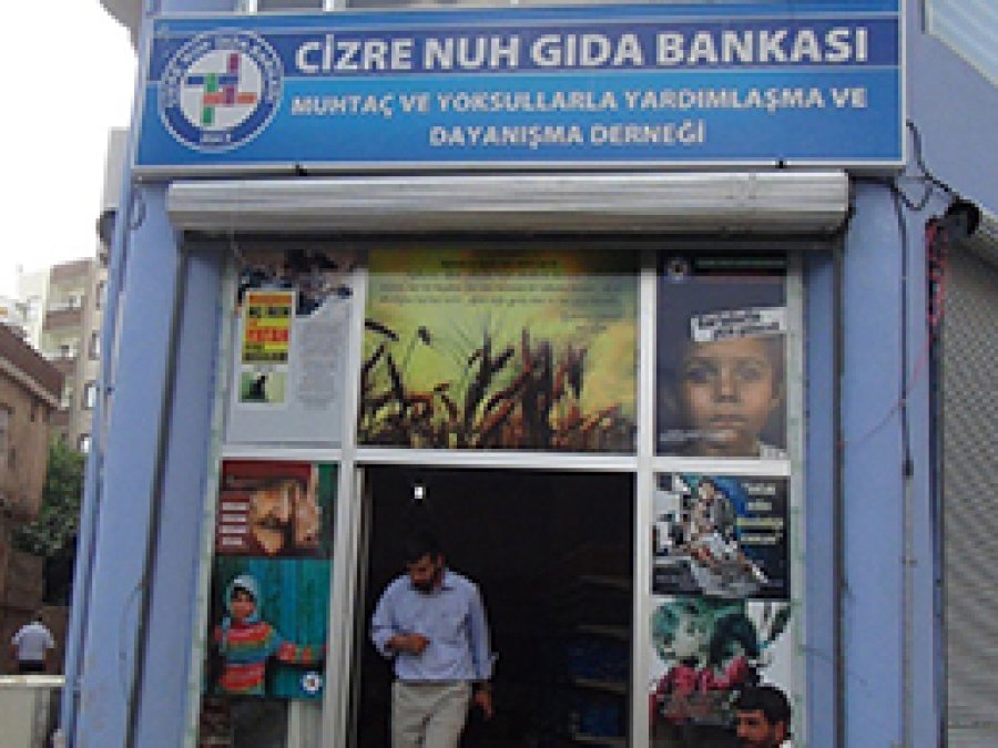 Cizre'de binlerce aileye yardım
