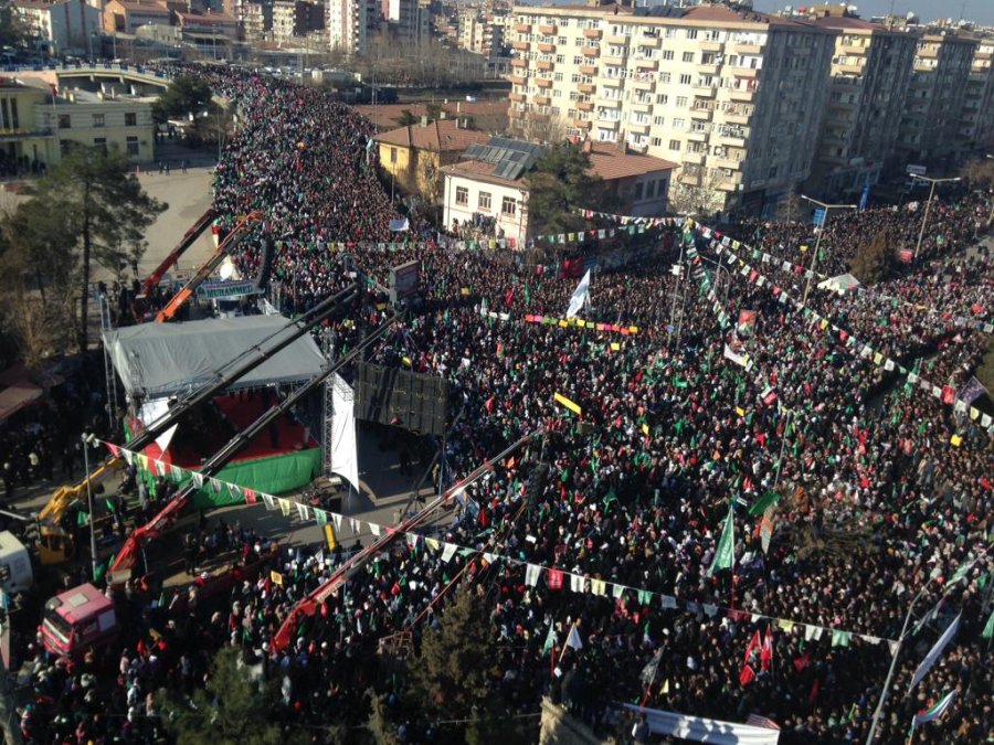 100 Binler Peygamber'ine sahip çıktı