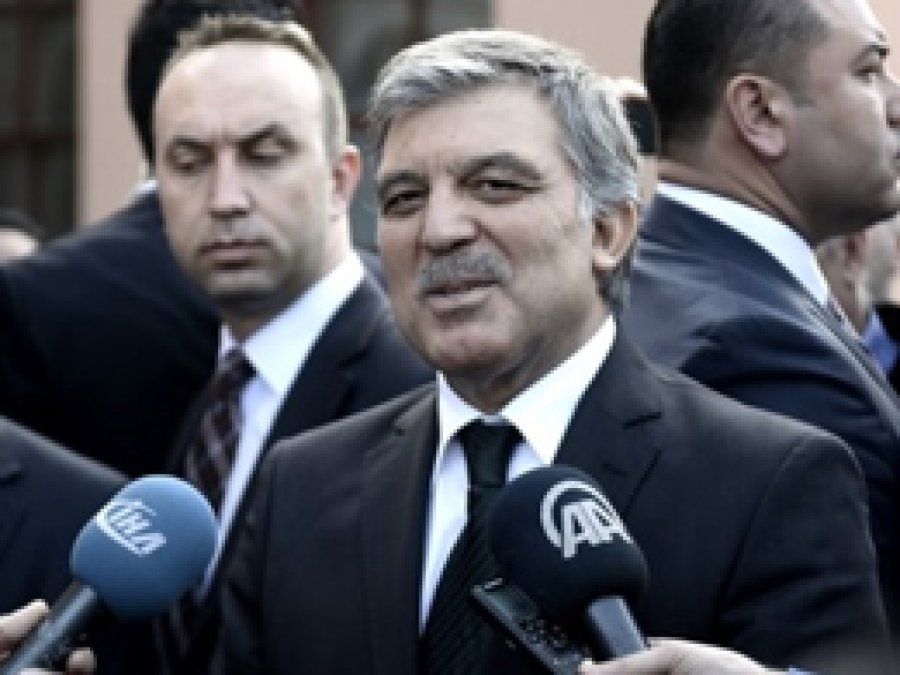 Gül'den siyasete dönüş sorusunu cevap