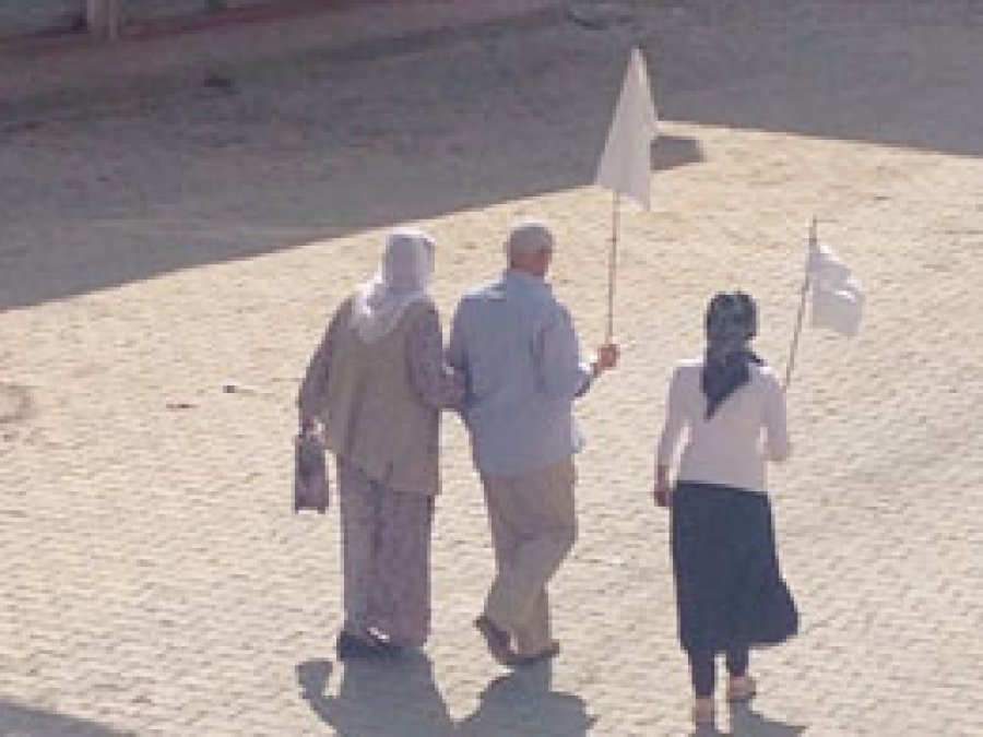 Bölge halkına reva görülen zulmün fotoğrafı