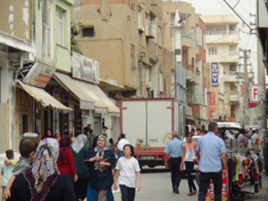 Nusaybin halkı yaraları sarmaya çalışıyor