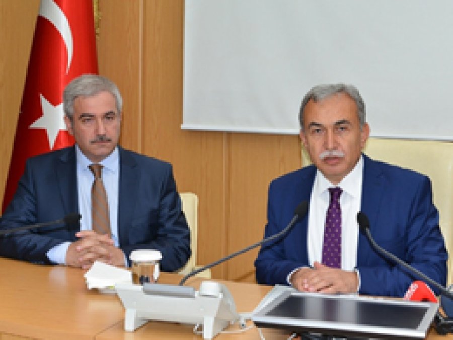 Adana'da kayıt altında 130 bin Suriyeli var