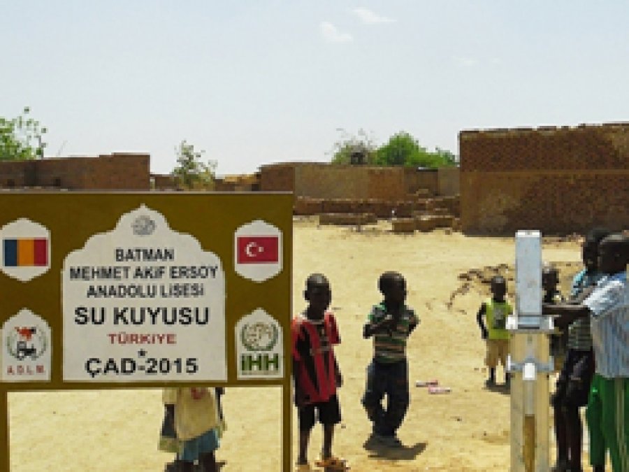 Afrika'ya su kuyusu açtıranlara plaket verildi