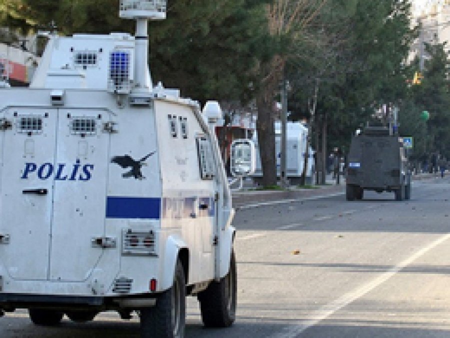 Yüksekova'daki olaylarda 2 kişi öldü