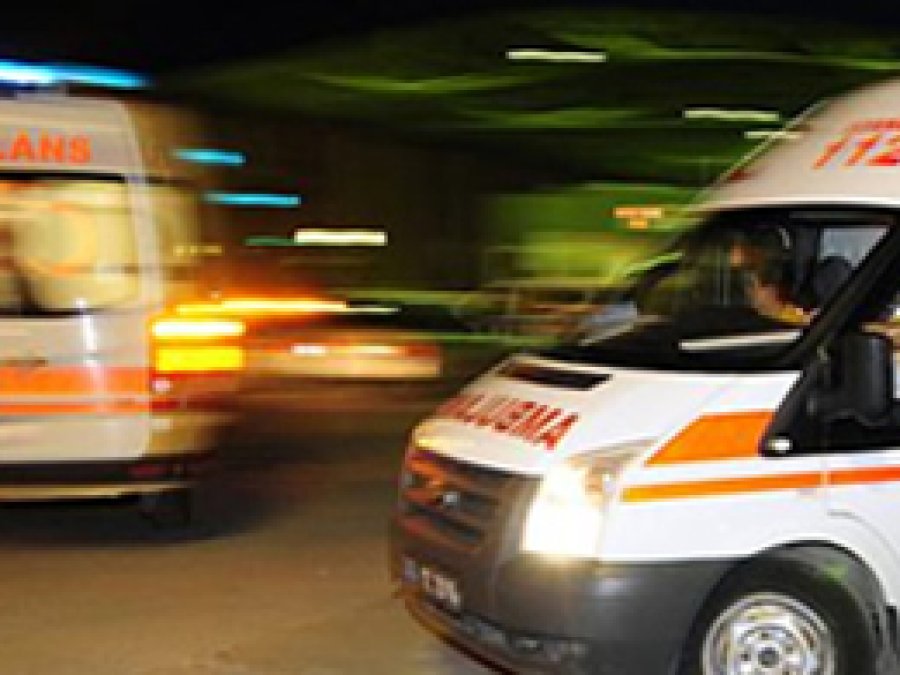 Öğrenci servisi ile otomobil çarpıştı: 9 yaralı