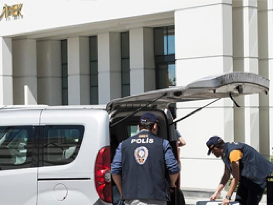 Bilgisayarlardan yüzlerce himmet dökümanı çıktı