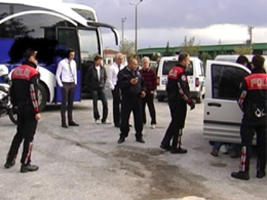 Iraklı ve Suriyeliler bombacı olarak görülüyor