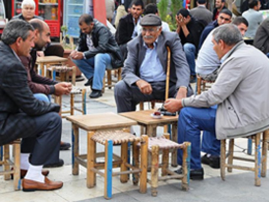 Diyarbakır'da vatandaşlardan saldırılara tepki