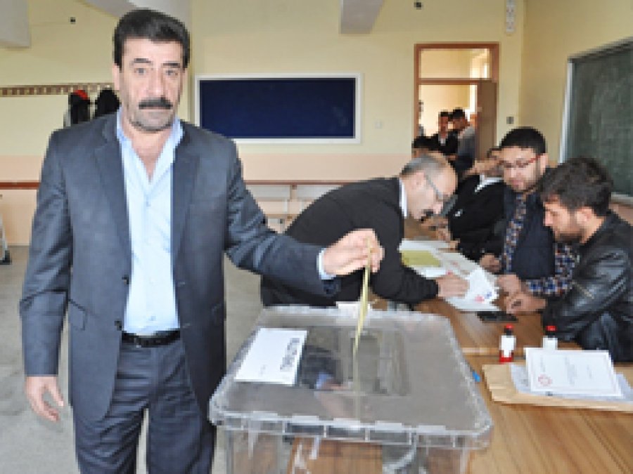 Batmanlılar oylarını kullanmaya başladı