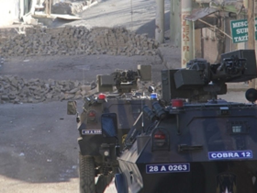 Silvan'da bir polis hayatını kaybetti