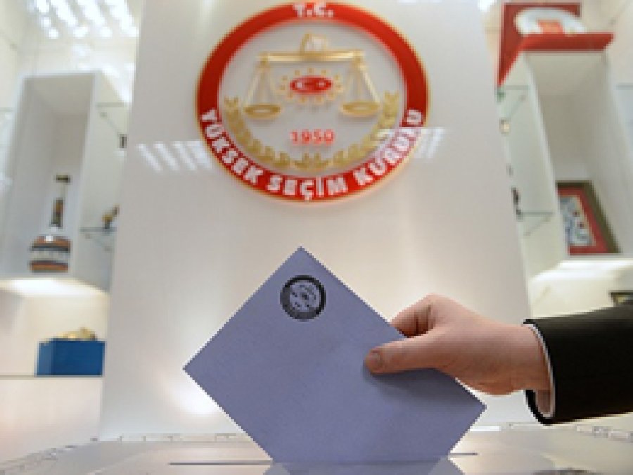 Adana'da geçersiz oylar tekrar sayılacak