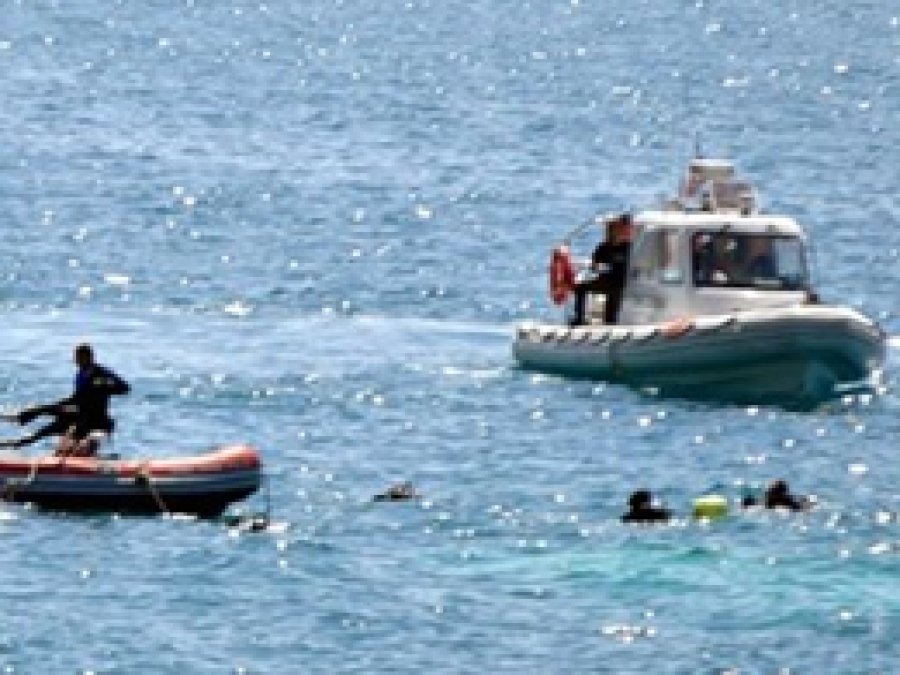 Mültecileri taşıyan tekne battı: 14 ölü