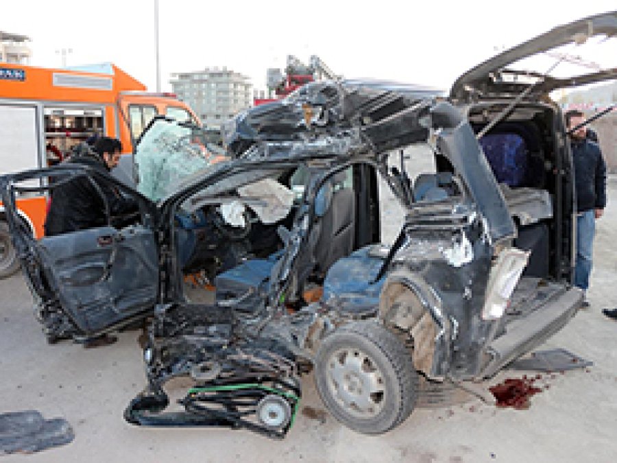 Doğubayazıt'ta feci kaza: 7 ölü, 1 yaralı