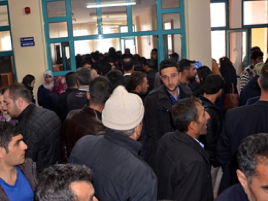 Alınacak 100 işçi için 1132 kişi başvurdu
