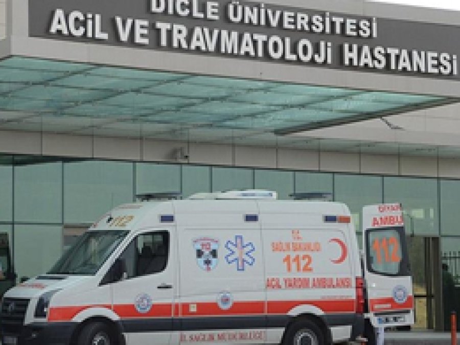 Silvan'da yaralanan polis hayatını kaybetti