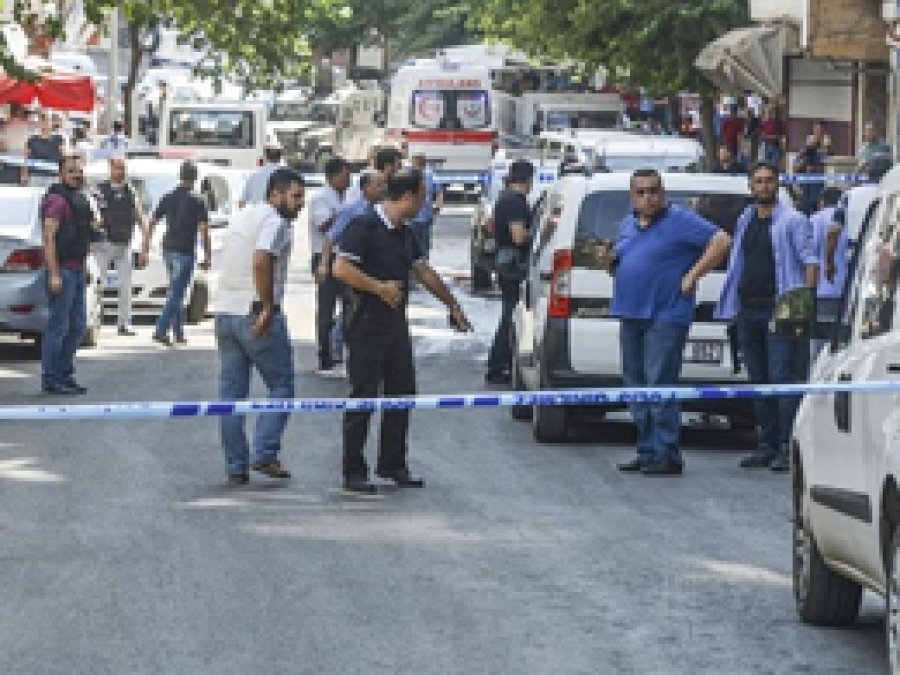 Şanlıurfa'da polise saldırı: 2 yaralı
