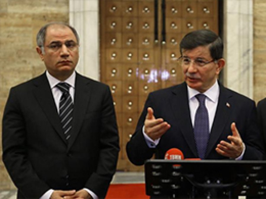 Elçi, Minareye sahip çıkarken öldürüldü