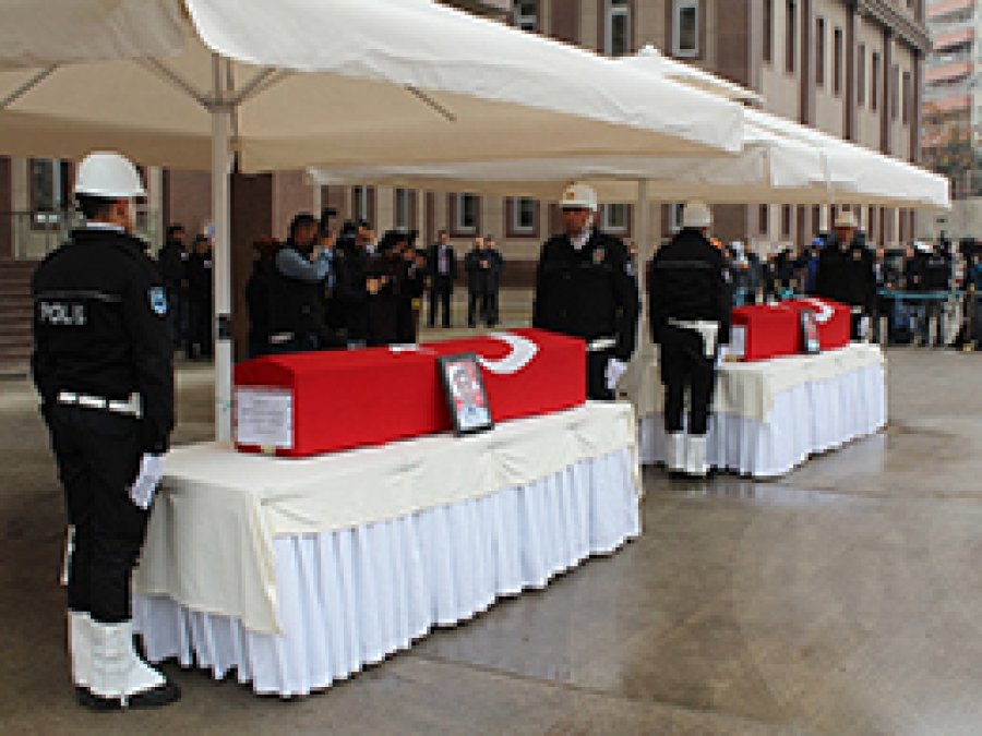 Polisler törenle memleketlerine gönderildi