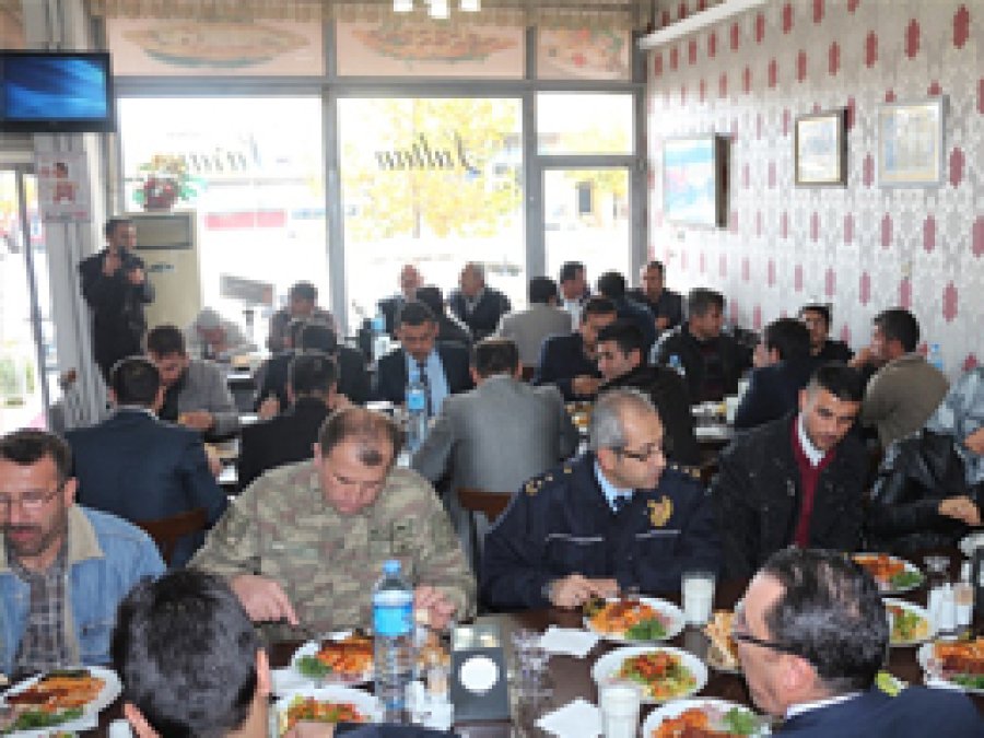 Kâhta kaymakamı engellilerle buluştu