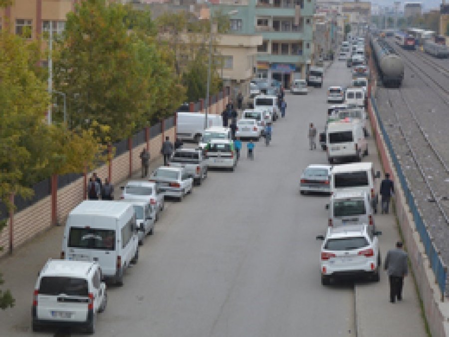 Batmanlılardan kaldırım işgaline tepki