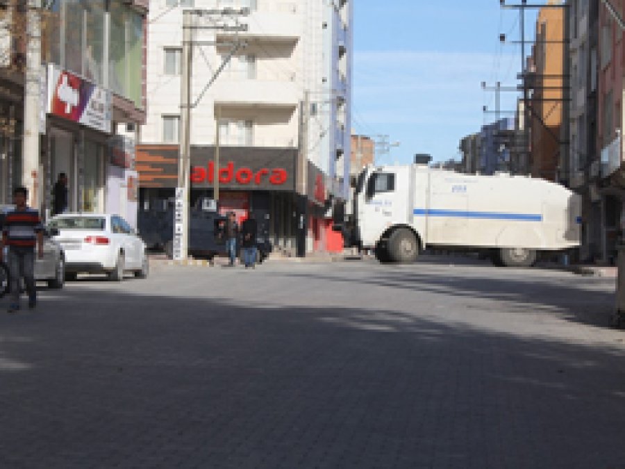 Nusaybin'de bazı ana caddeler trafiğe kapalı