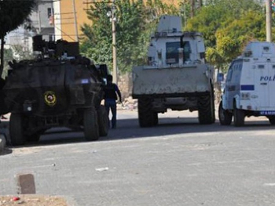 Dargeçit'te polise roketli saldırı: 2 yaralı