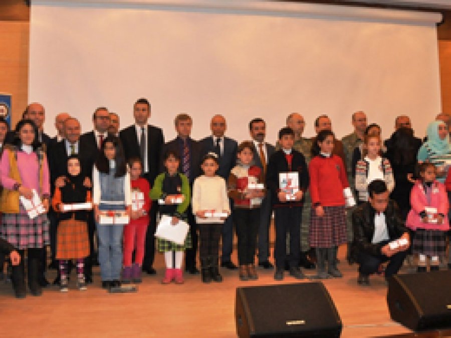 'Sanatçıların çoğu toplumun değerlerine ters'