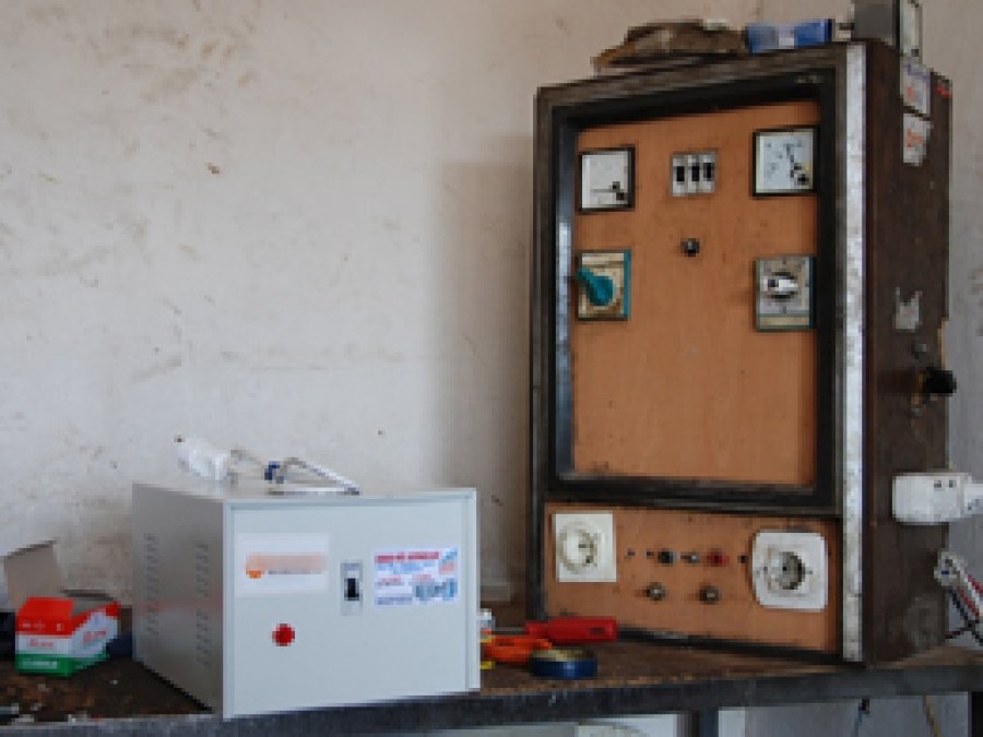 Elektrik kesintileri ekmek kapısı oldu