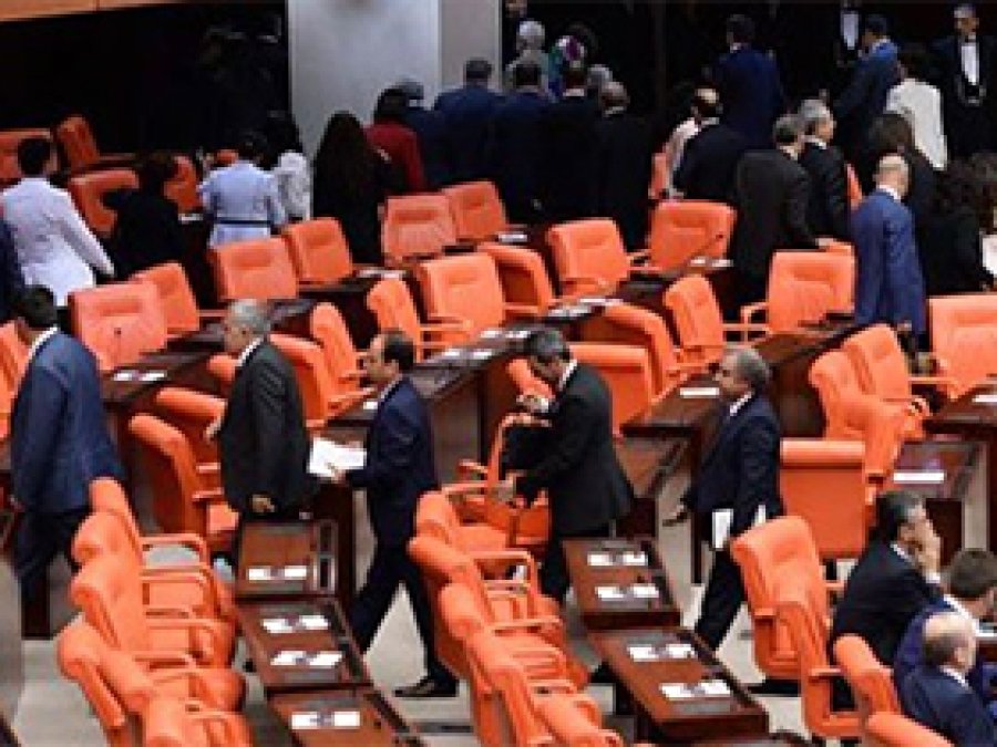 HDP'li vekillere 'Meclis'ten çekilin' talimatı