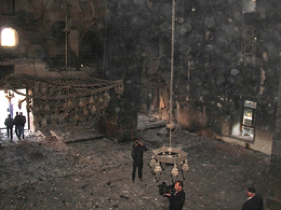 PKK cami yakıyor misyonerler kilise açıyor